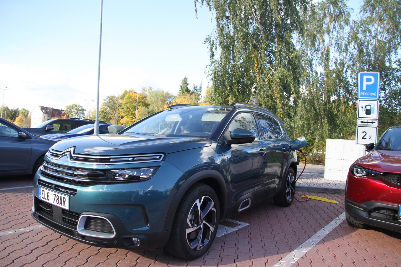 upr_68_c5 aircross-hybrid-9-21.jpg